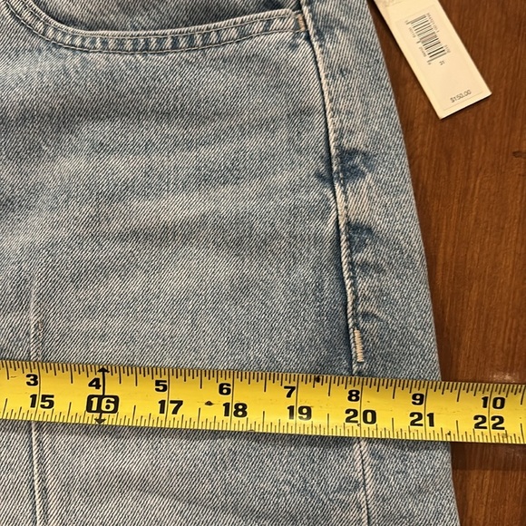NWT Banana Republic The Pintuck Jean Size 31. - Picture 7 of 10